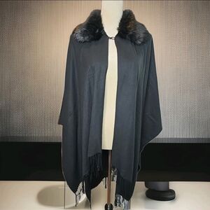 334. D'margeaux Black Faux Fur Cape Detachable Faux Fur